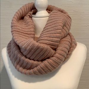 ‼️sod‼️Blush pink infinity sweater scarf